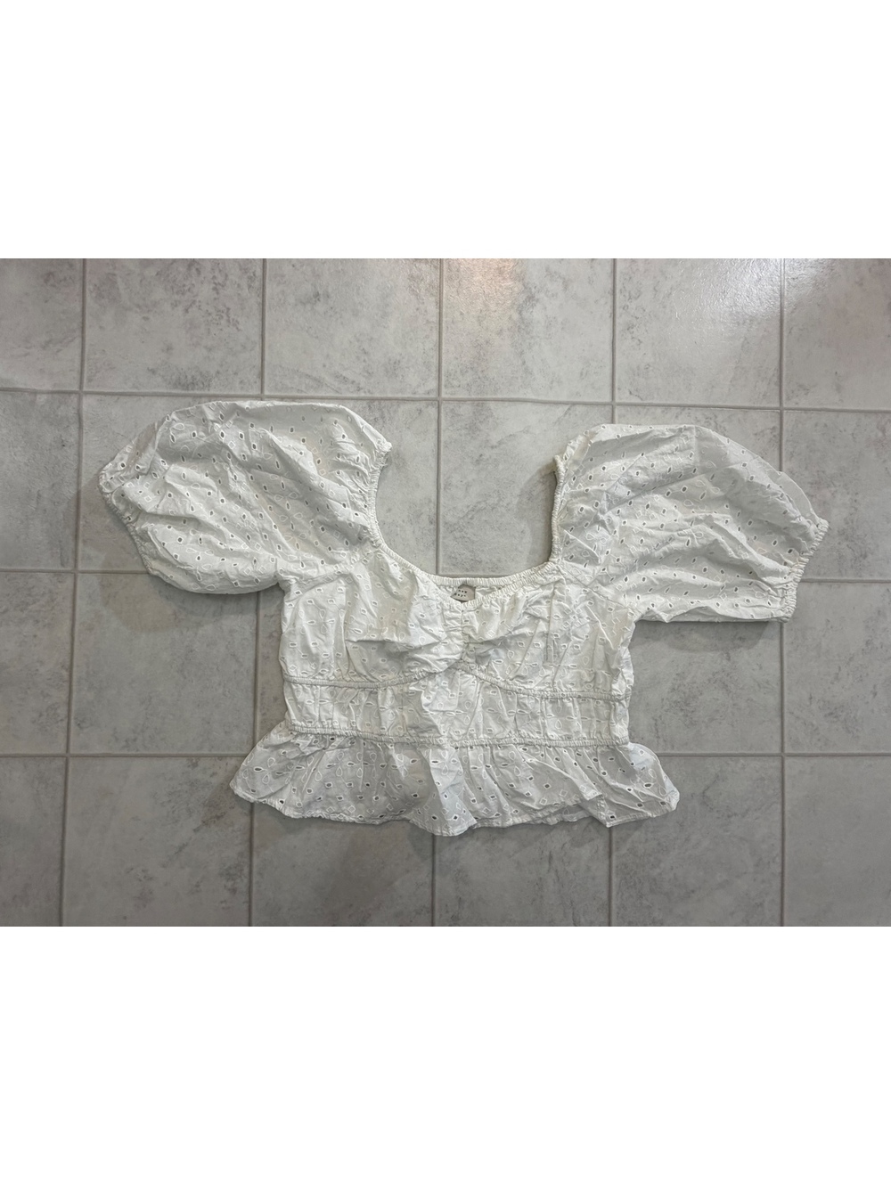 A New Day white puff sleeve crop top
